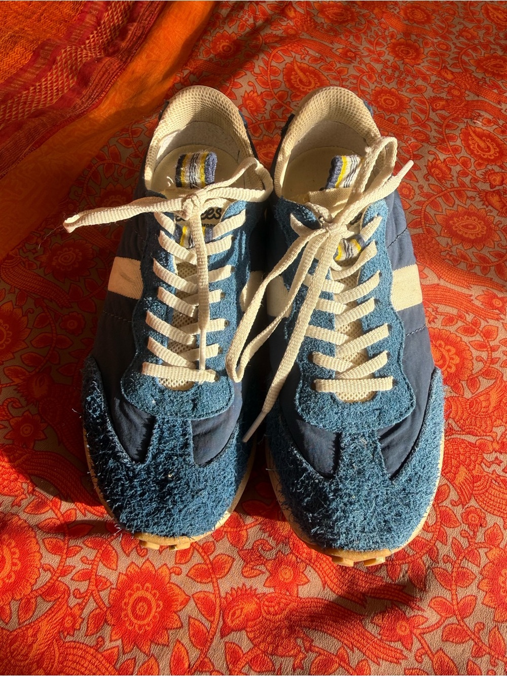 SeaVees Women’s Acorn trainer sz38